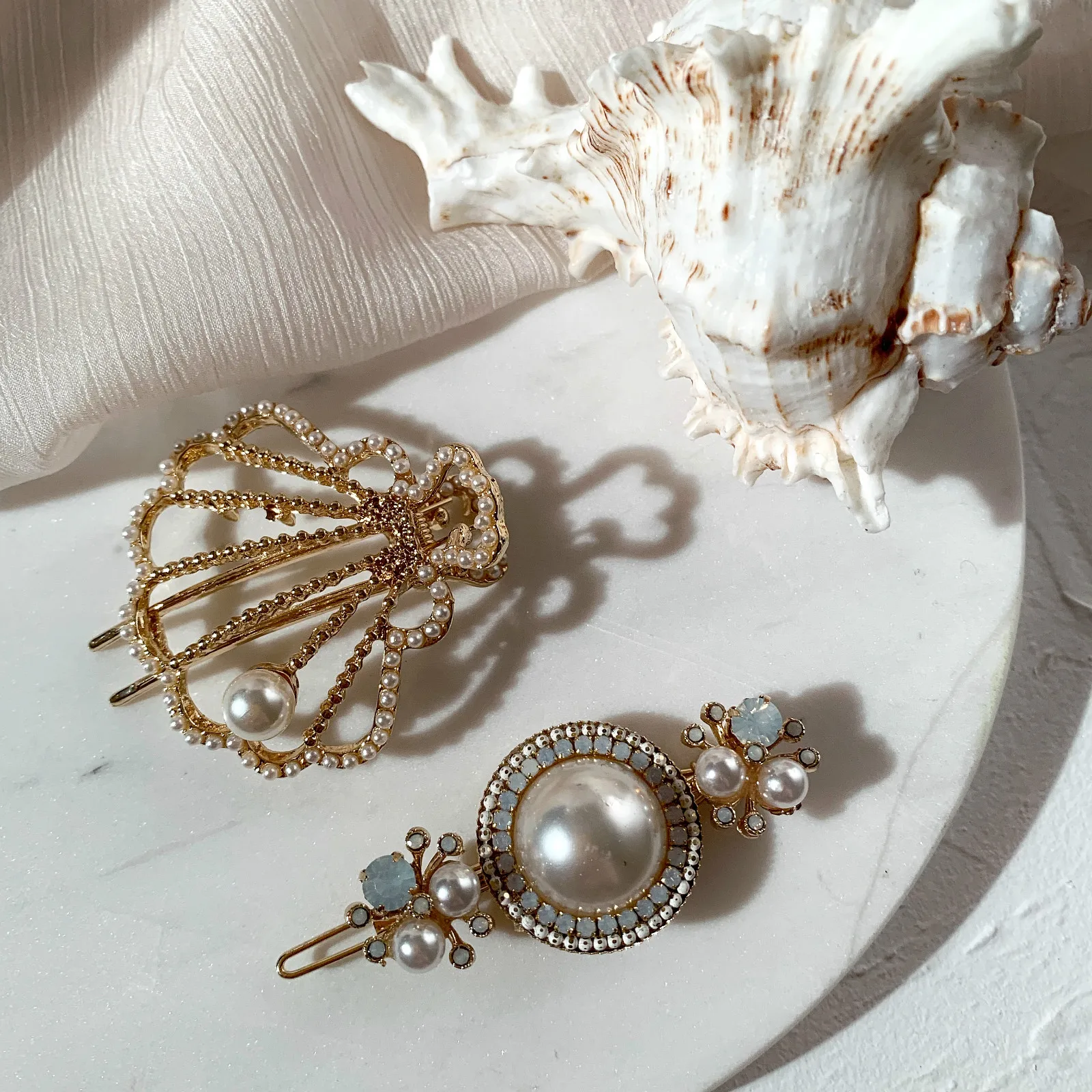 

HZ 2019 New Imitation Pearls Hair Clip Shell Barrettes Metal Hollow Hair Grip Simple Hairpin Hair Accessories for Women Party