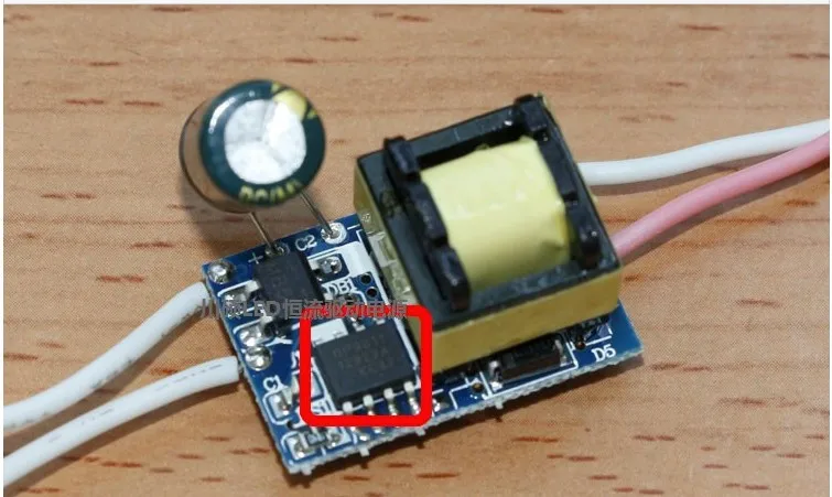 

50pcs free shipping Plastic shell constant current 4-5*1W LED drivers lighting transformers for led lighting