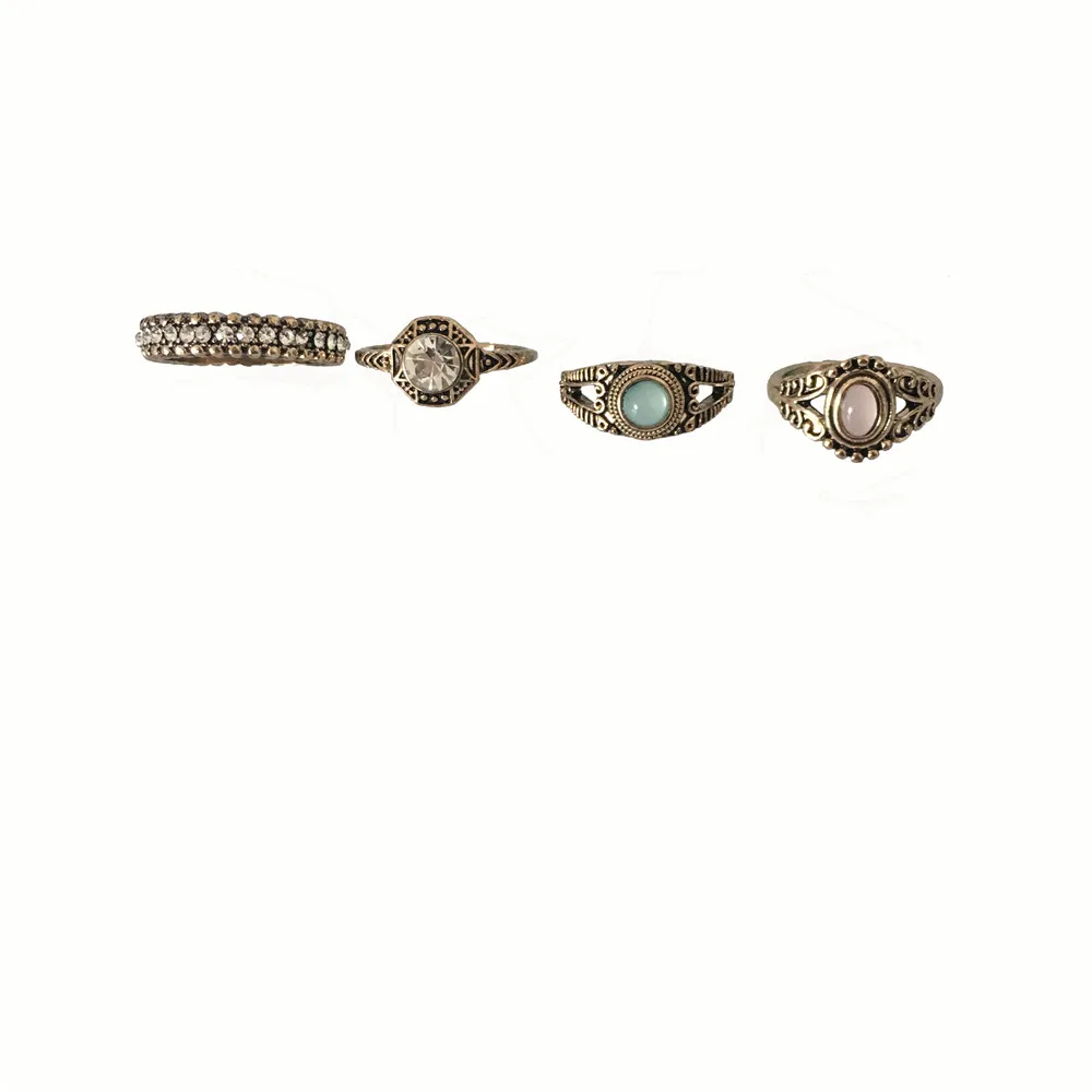 

CLASSIC ANTIQUE GOLD COLOR PLATING MINT PEACH CLEAR STONE 4 PIECE RING SET