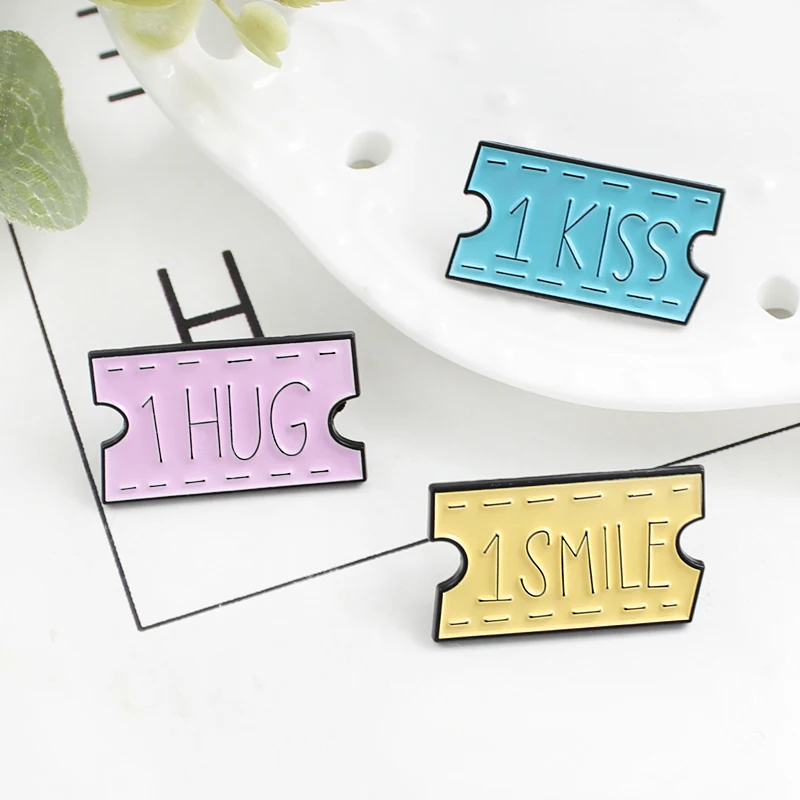 

Smile Hug Kiss Label Enamel Brooch Personality Couple Coupon Symbol Badge Denim Backpack Shirt Pin Lover Friends Kids Gifts