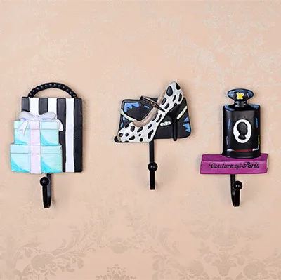

3pcs/set Rrtro Gift Box High heels Shoes Hat Coat Robe Hook Door Bathroom Towel Clothes Rack Hanger Resin Decorative Wall Hook