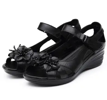 

2019 Women wedge Sandals Summer Genuine leather Women Shoes Soft bottom platform Mother Shoes Summer flat open-toed Sandals