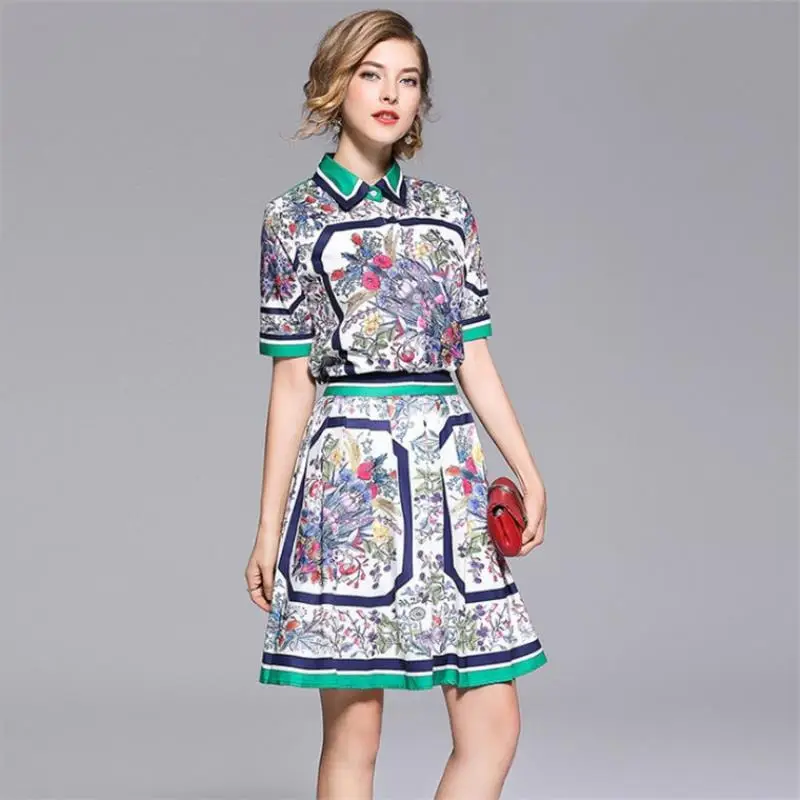 European women's wear 2018 The new summer With short sleeves lapel Stripe edge Floral print shirt + Pleated skirt  printing suit