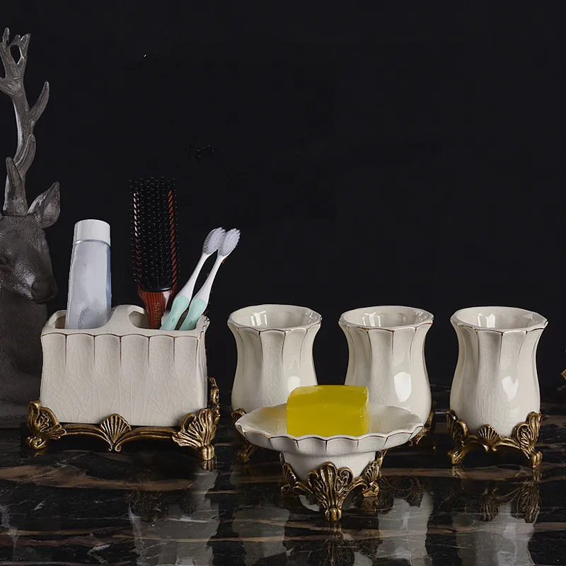 Мыльница держатель для зубных щеток чашка для полоскания рта мыльница, европейский стиль креативный керамический набор оборудования для ванной, J17696 - Цвет: Bath Hardware Sets N