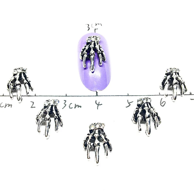 

Retro Grey Black Nail Art Decorations 3d Silver Halloween Manicure Charms Hand Bone Decors Metal Skull Ornaments Crystal Design