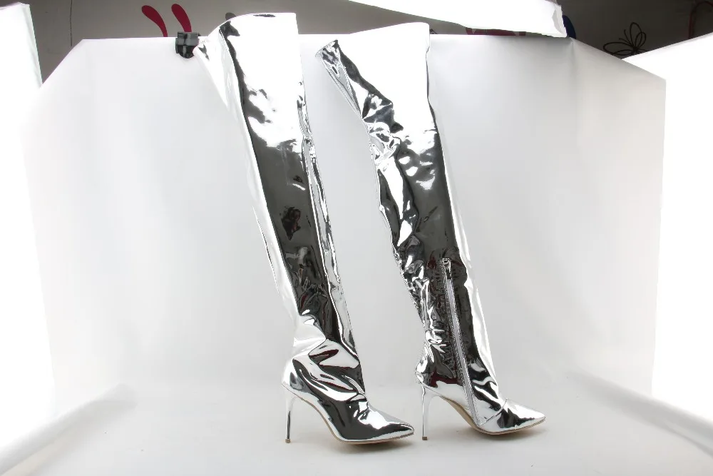 Zobairou/ г.; модные серебристые кожаные облегающие высокие сапоги с металлическими вставками; непромокаемые сапоги выше колена; пикантная женская обувь на высоком каблуке