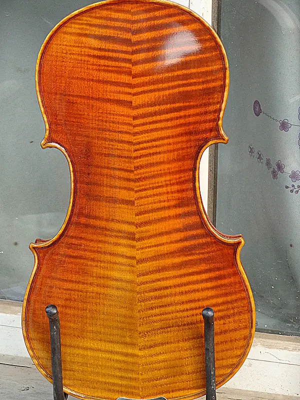 

Master 4/4 violin Guarneri model 1743 nice flamed maple back spruce top NO13