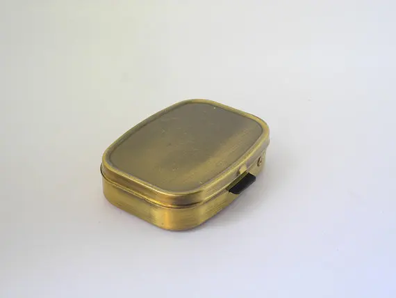 

2 Lattices No Mirror Square-shaped Environmental Protection Metal Bronze Portable Pill Box