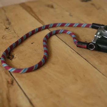 

Camera neck shoulder strap red pattern black leather Hand sewing B type & Windmup