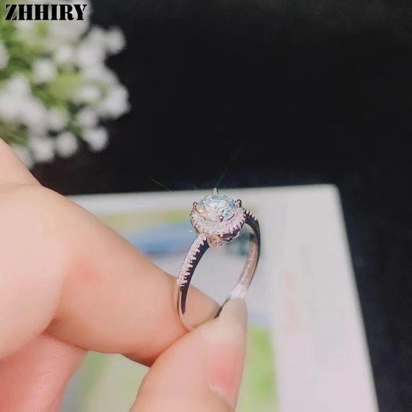 ZHHIRY Подлинная Moissanite кольцо из стерлингового серебра 925 для женщин кольца 0.5ct 5 мм D VVS1 Круглый вырез с сертификатом ювелирные изделия