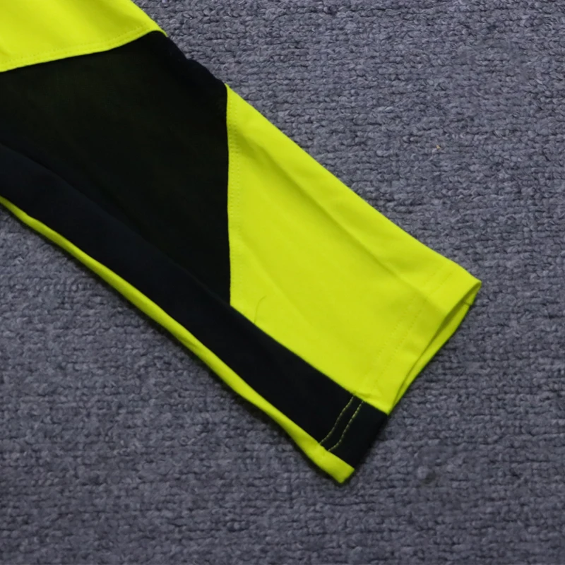  Black and yellow4