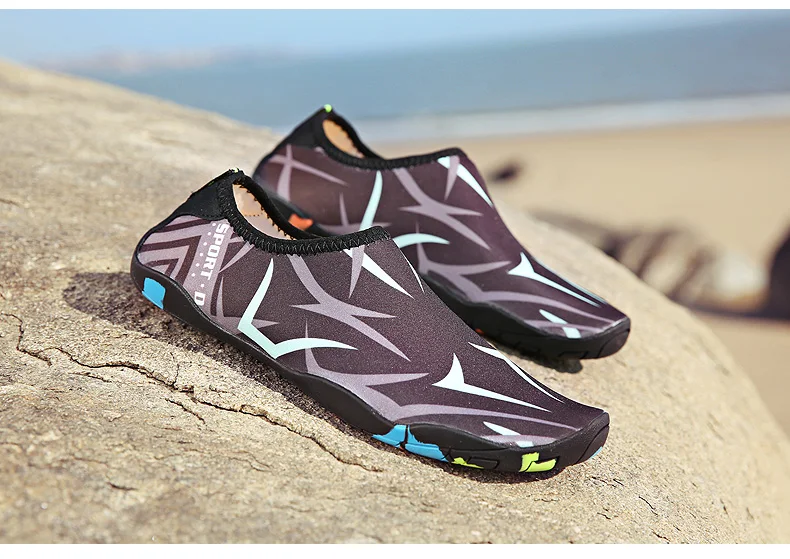 Clorts Summer Water Shoes Men Beach Sandals Upstream Aqua Shoes for Women (22)