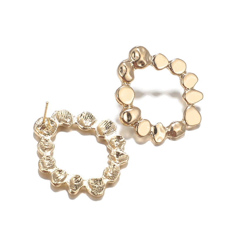 docona-Trendy-Gold-Color-Hollow-Round-Stud-Earrings-for-Women-Metal-Circle-Studs-Earrings-Party-Jewelry (3)