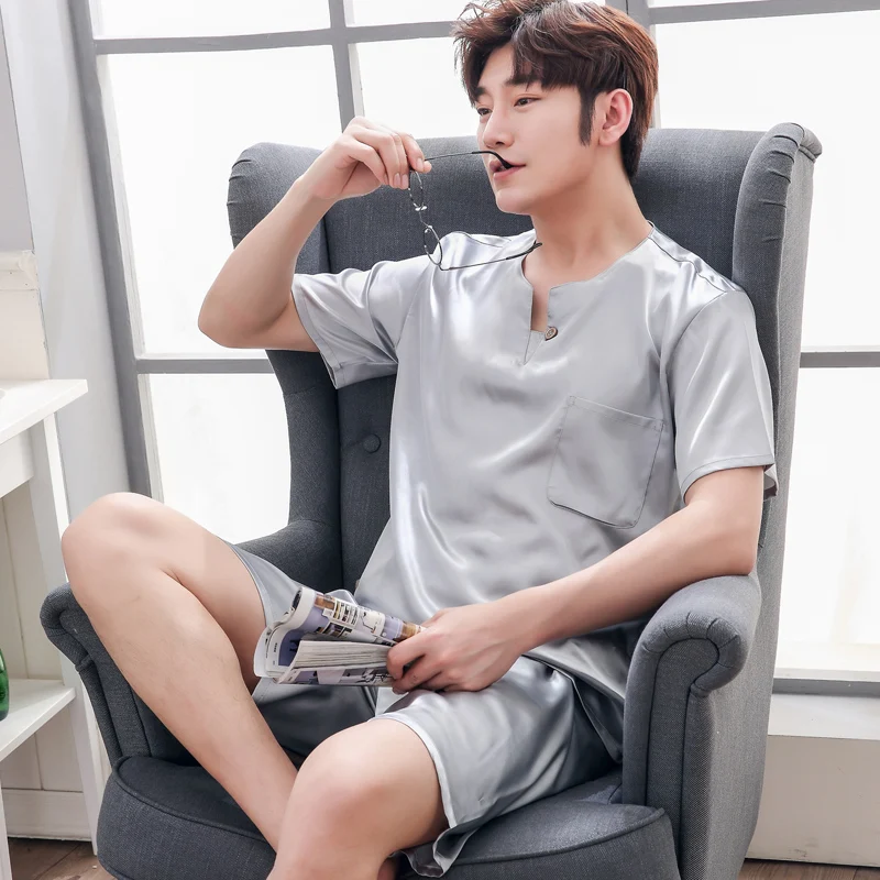 men Pajamas set summer short-sleeved shorts thin stain pijama men casual homewear suit plus size mansleepwear sleep wearman silk men Pajamas set summer short-sleeved shorts thin stain pijama men casual homewear suit plus size mansleepwear sleep wearman silk