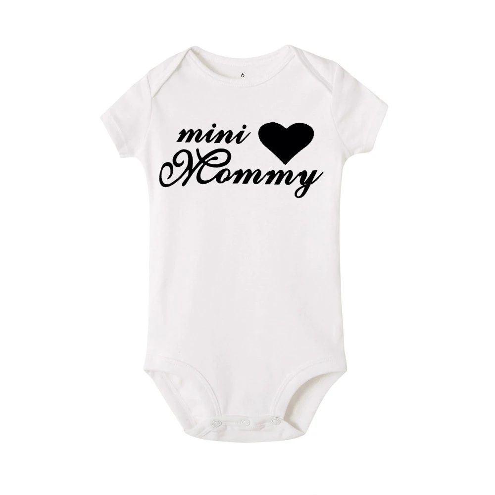 Боди для новорожденных девочек с надписью «Mommy Mini»; милый комбинезон для маленьких девочек; цельнокроеная одежда; Детский комбинезон; одежда - Color: R476-SRPWH-