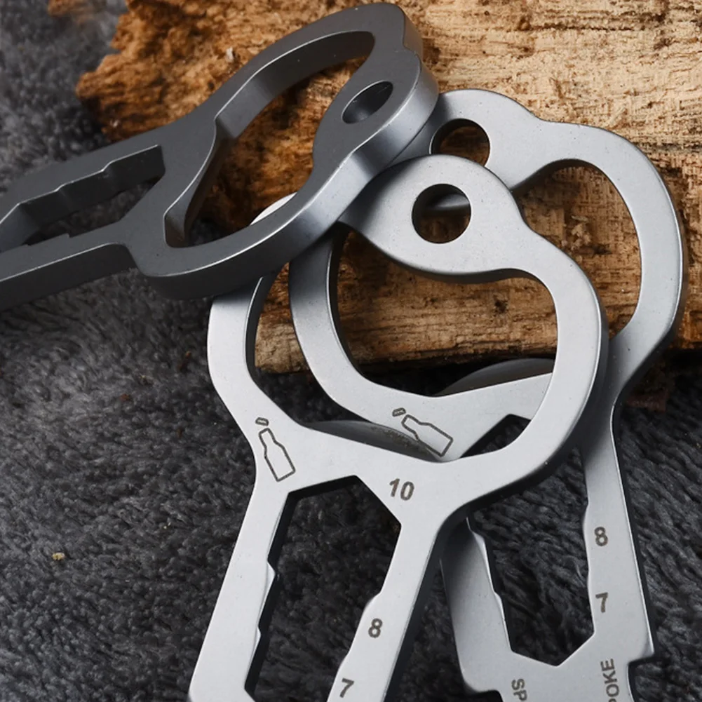 

Durable Keychain Light Weight Outdoor Mini Wrench Gift Key Tool EDC Stainless Steel Bicycle Bottle Opener Multifunctional Card