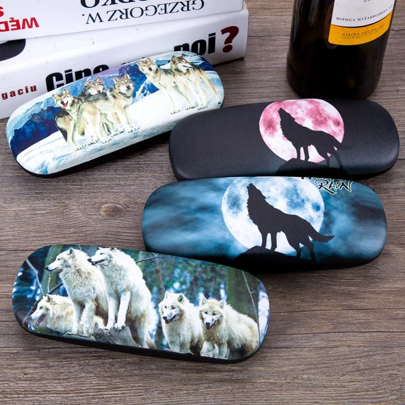 

Field Snow Wolves Myopia Compression Resistance Leather Student Glasses Case Boys and Girls Glasses Storage Box Birthday Present