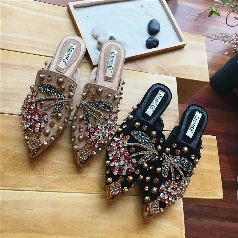 

Half support shoes female 2018 new wild pointed rivet flat with Muller shoes Baotou fashion wear slippers summer.