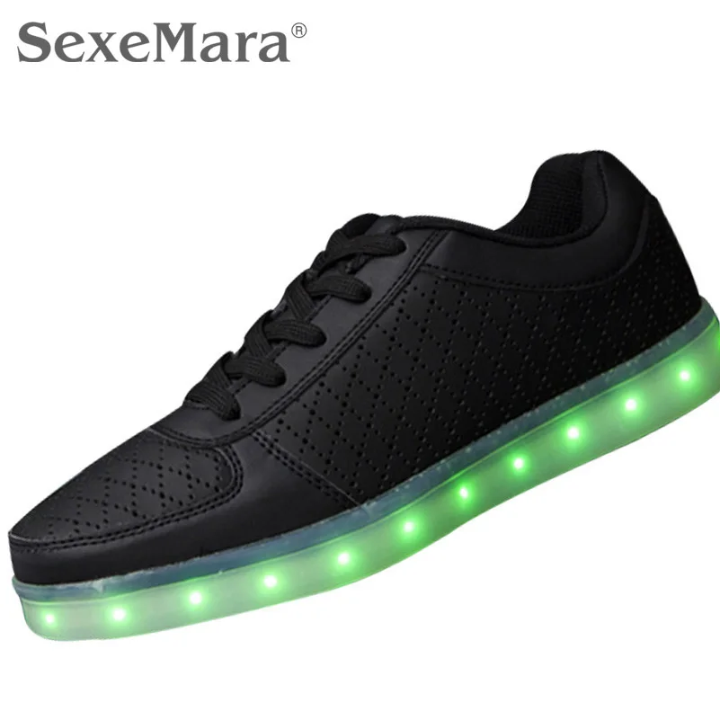 

Plus Size 39-46 PU Carved Shoes 2016 Spring Fashion Breathable Men Casual Flat Shoes USB Charging LED Lights Emitting Shoes