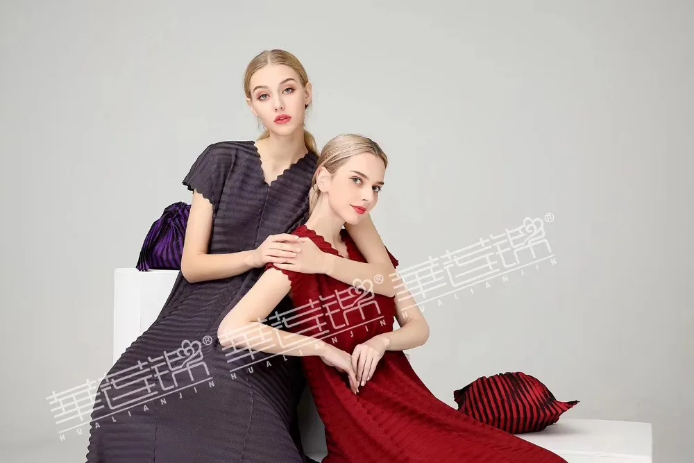 Модное однотонное платье Miyake fold с коротким рукавом и v-образным вырезом, свободное платье доступно