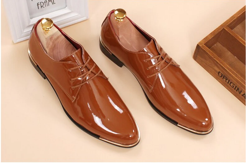 Movechain/Новые Модные Мужские модельные туфли из лакированной кожи мужские свадебные туфли деловые оксфорды на шнуровке мужские повседневные туфли на плоской подошве для вождения