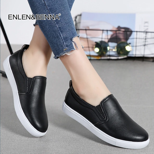 2018 Autumn Women Leather Loafers Fashion Ballet Flats Sliver White Black Shoes Woman Slip On Loafers Boat Shoes Moccasins Flats -