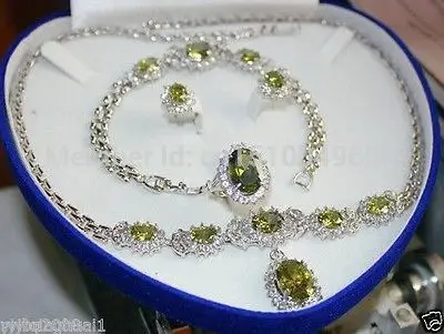 

Hot sale FREE SHIPPING>>>elegant women 's fashion set Throws green crystal necklace bracelet earring ring