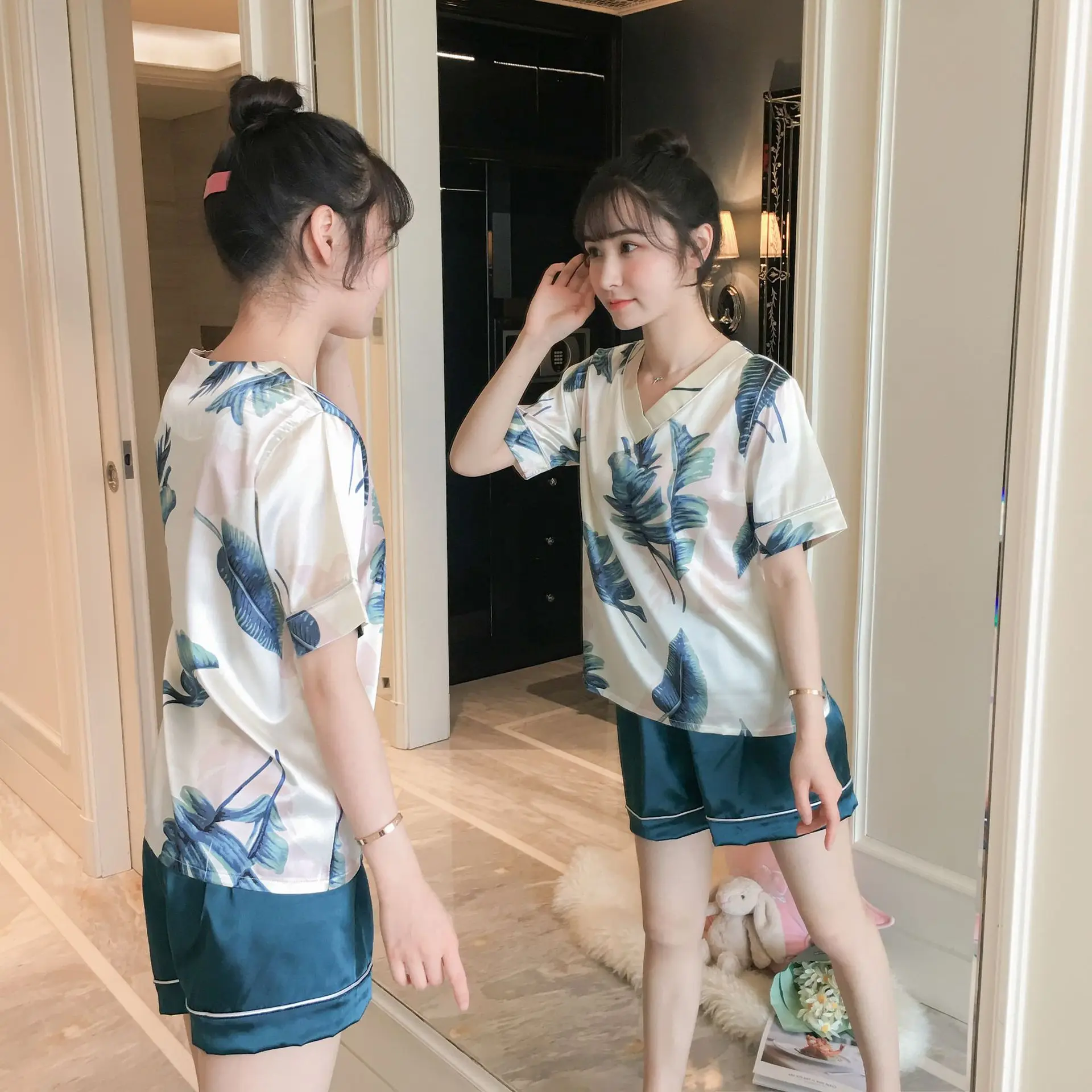 Pajama girls summer ice silk short sleeves two pieces of suit Korean fresh sweet lovely students thin silk home clothes