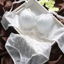 Новинка г. милые вышитые кружева Глубокий V сексуальный бюстгальтер с эффектом пуш-ап и трусики Комплект леди бюстгальтеры комплект нижнего белья для женщин