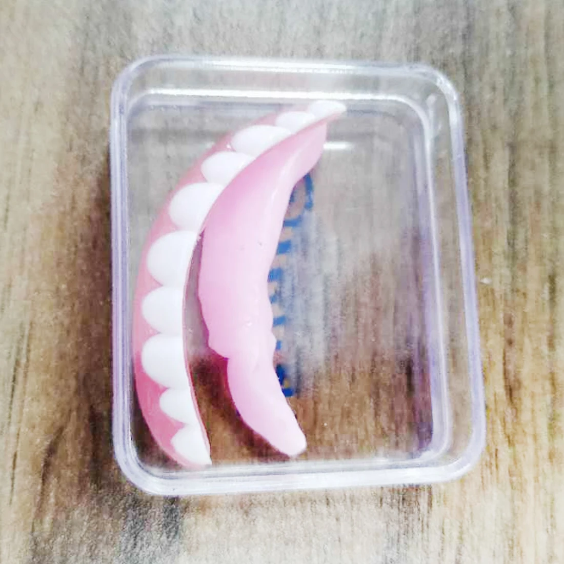 

Healthy Teeth CorrectorNatural High Quality Silicone Simulation On The Row Of False Denture Simulation upper row denture kit