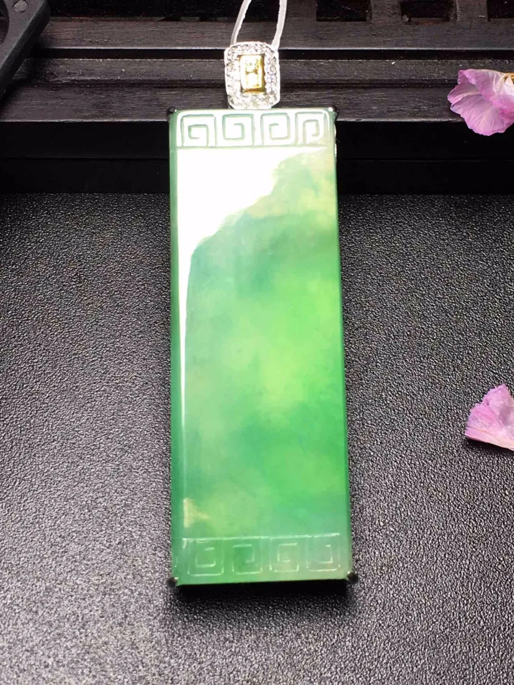 

Fine Jewelry Real 18K White Gold Leaf Natural Burmes Jade Gemstones Jadite Pendant Necklace Pendants Necklaces