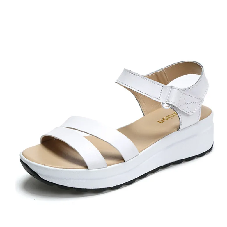 YAERNI/женские босоножки; босоножки из натуральной кожи; Летняя обувь на низкой танкетке; женские босоножки на платформе с открытым носком; женская повседневная обувь - Цвет: Белый