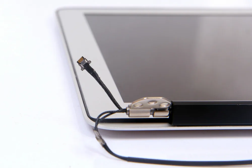 A1369 LCD Assembly (2)