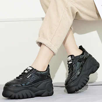 

Black Patent Leather Platform women sneakers Brand 2019 fashion Comfortable Lace-up Women's shoes Chaussures Femme Leisure Shoes