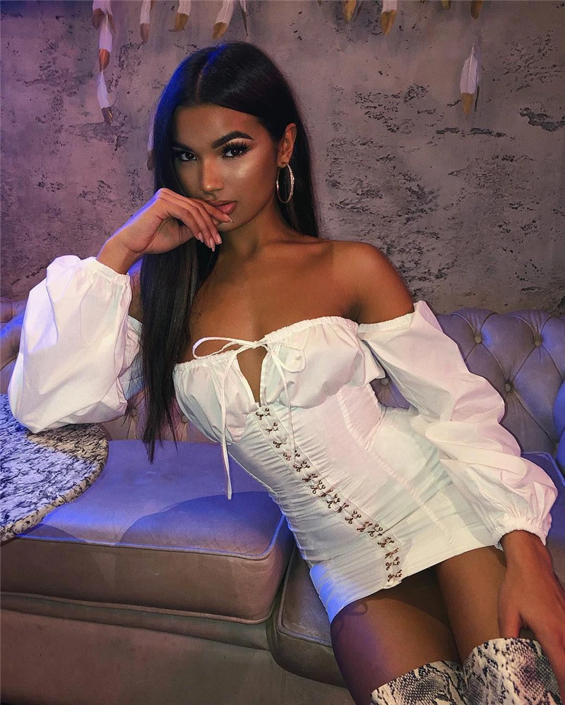 (3)