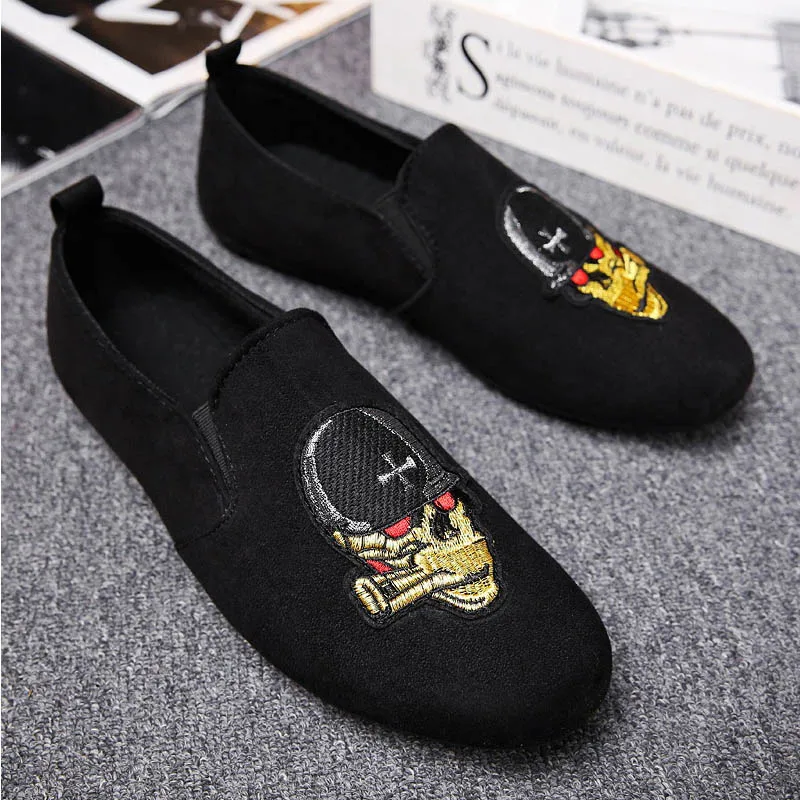

Spring New Men's Shoes Fashion Trend Peas Shoes Personality Skull Design Embroidery Flat Shoes Low To Help Men's Casual Shoes