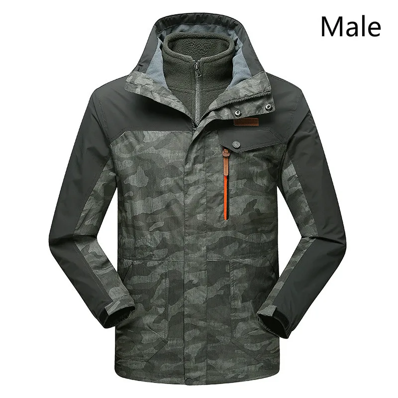 

Two sets of waterproof and breathable mountaineering clothes for men and women in winter outdoor love camouflage stormwear