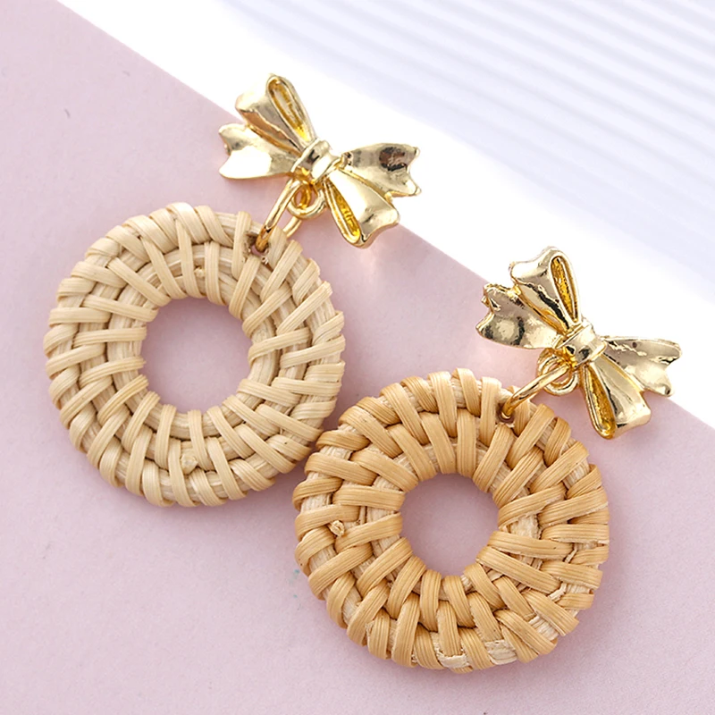 

AENSOA Korea Handmade Wooden Round Drop Earrings For Women Alloy Bow Natural Bamboo Rattan Straw Braid Dangle Earrings Jewelry