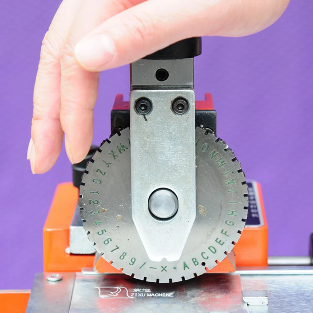 

Metal Tag Semi Automatic Labeling Machine