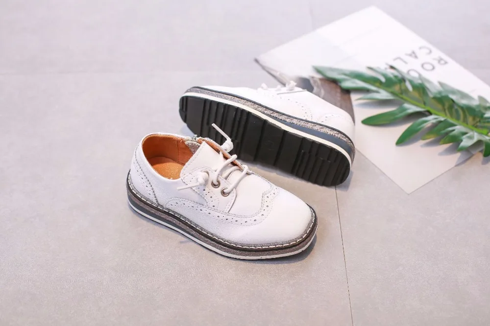 Детская обувь из натуральной кожи; сезон весна; детская модельная обувь в британском стиле; Цвет черный, белый; обувь на плоской подошве для мальчиков и девочек