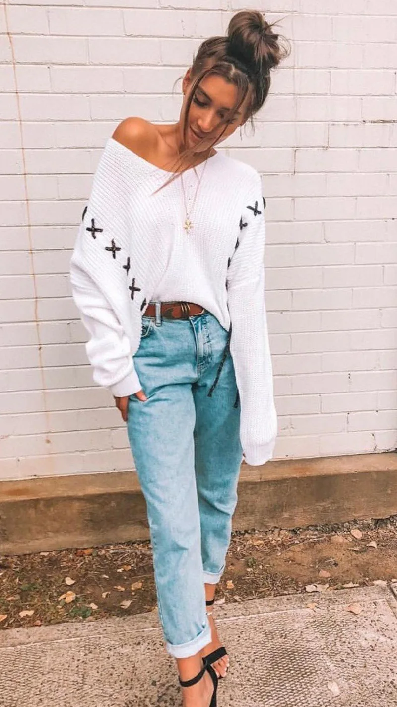 New Women's Sweater 2018 Autumn And Winter Fashion V-Neck Off-the-shoulder Pattern Long-sleeved White Loose Sweater Women