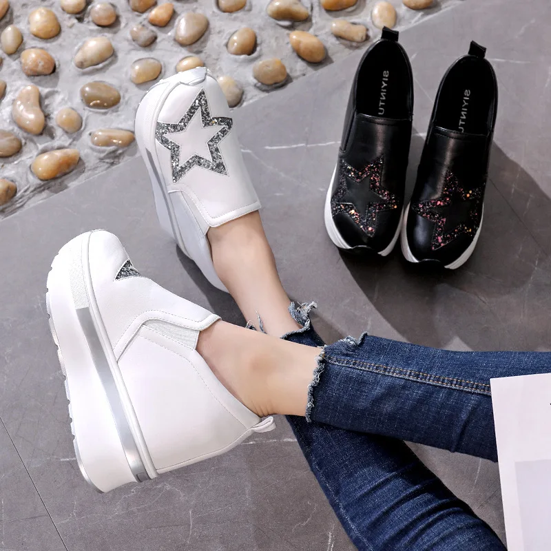 

2018 autumn new fashion simple sequins decorative platform casual shoes women Korean version of the wild comfortable flat shoes.
