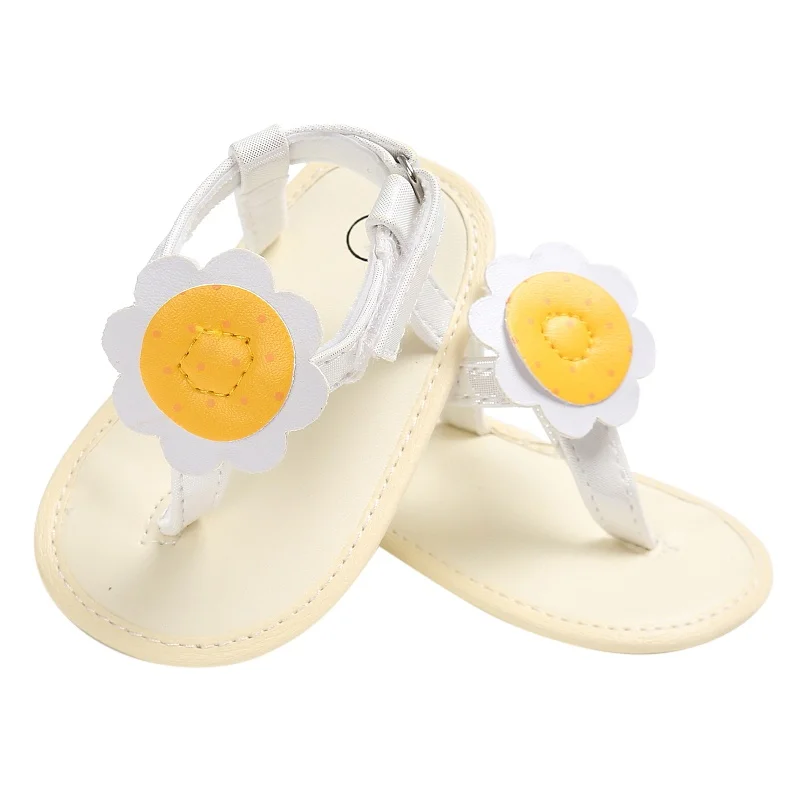 Дизайн Стиль детская кожаная резиновая обувь на плоской подошве, сандалии с крупными цветами Обувь для младенцев Сандалии для девочек для 0-18 месяцев