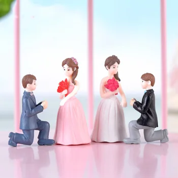 

4Pcs/set Cartoon Wedding Bride Groom Miniatures Mini Figures Action Figure Toys Fairy Garden Dollhouse Decor Micro Landscape