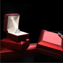 Высокого класса красный окрашенный светодиодный подвесной ящик Подарочный прожектор коробки для упаковки ювелирных изделий коробочки для серег ожерелье чехол для хранения