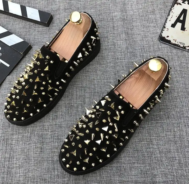 

Luxury designers Men Glitter Casual Slip on Studded Rivet Spike Loafers Shoes Male black red Party Weeding Dress Shoes