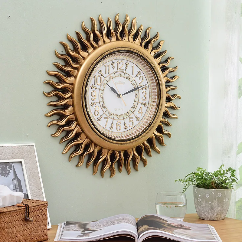 Reloj de pared creativo sala de estar moderno silencioso reloj colgante europeo Retro decorativo Manual reloj Digital de pared con forma de sol Reloj de pared creativo sala de estar moderno silencioso reloj colgante europeo Retro decorativo Manual reloj Digital de pared con forma de sol