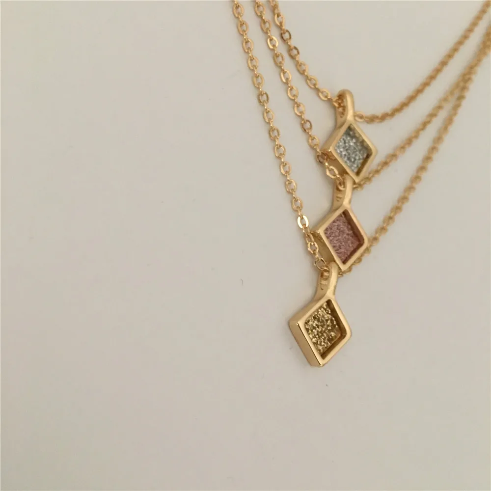 F/W золотой цвет с блестящими квадратными кулонами три слоя в одном многослойное ожерелье с омаром для женщин подарок матери