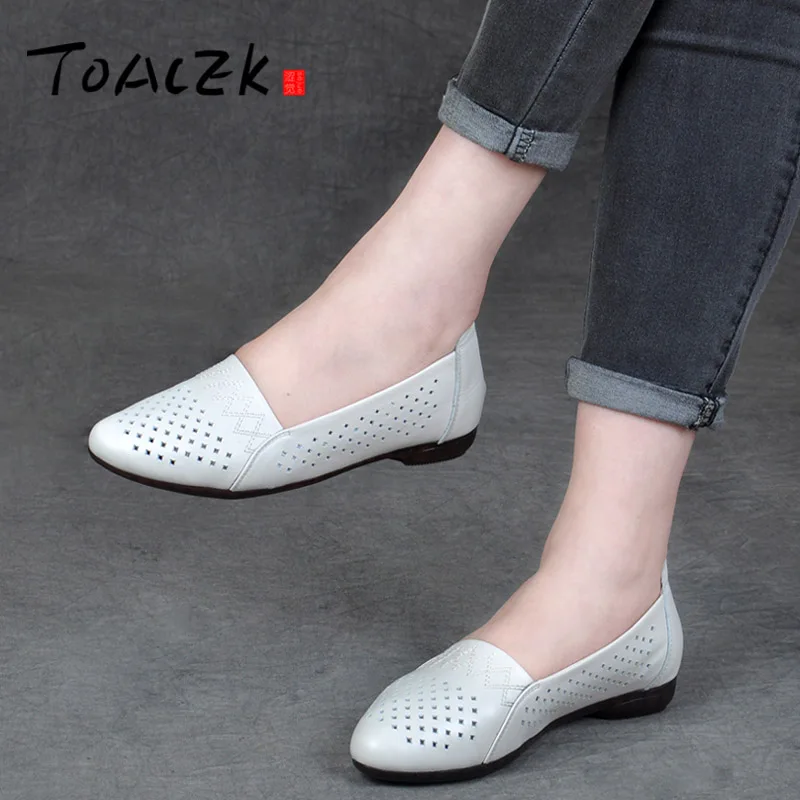 

Spring and summer leather low heel flat shoes, pointy soft bottom sandals, shallow hollowed women's shoes