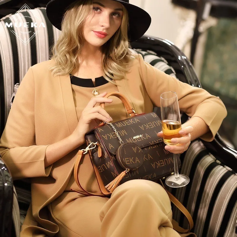 

Handheld small bag ladies 2018 hot fashion Joker shoulder Messenger bag banquet bag